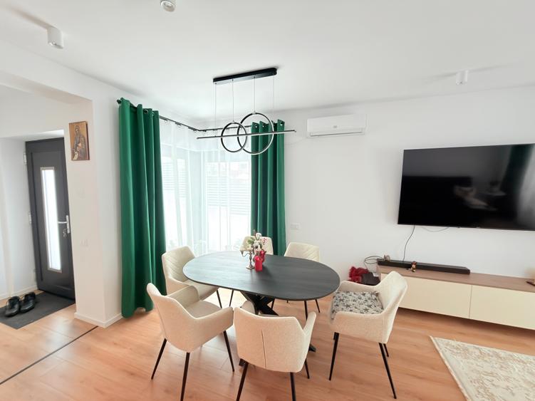 Casă individuală cu 5 camere cu Teren 548 Mp în Central