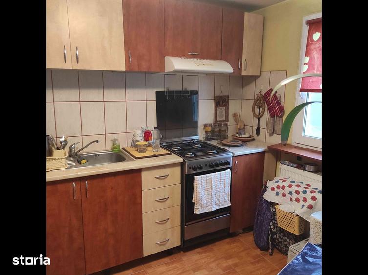 Casă cu 3 camere cu Teren 180 Mp în Calea București