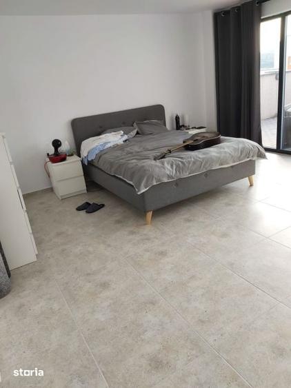 Apartament cu 4 camere semidecomandat în Dâmbul Rotund