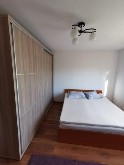Apartament cu 2 camere decomandat, mobilat în Păcii