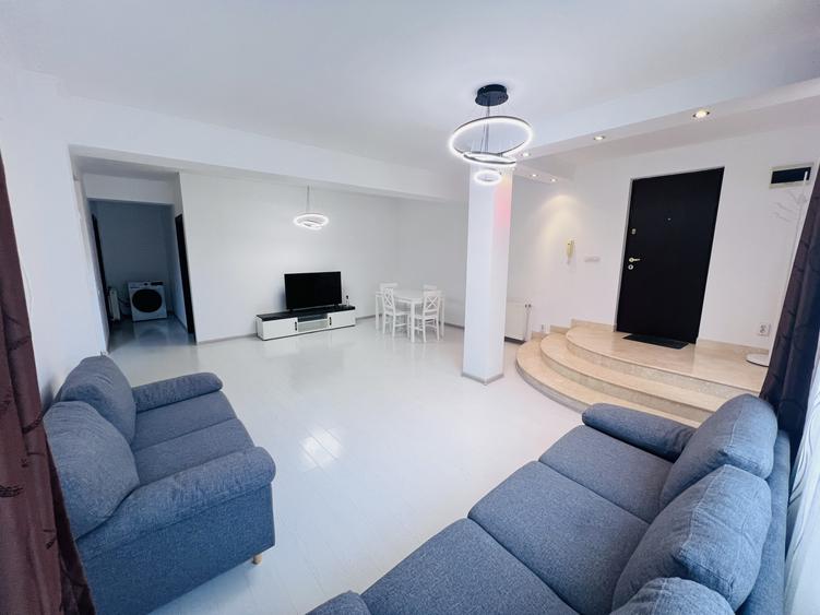 Apartament cu 2 camere semidecomandat, mobilat în Eminescu