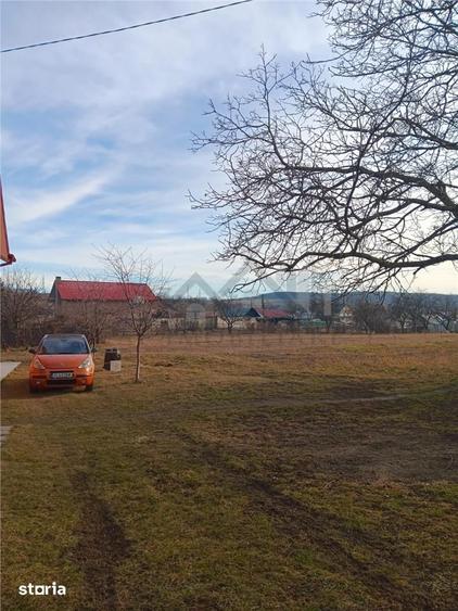 Teren de 3500 mp, în Bârnova