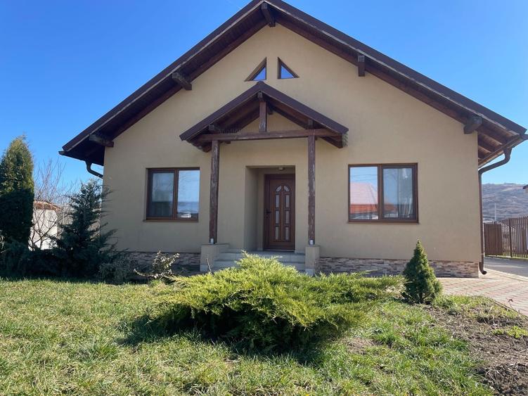 Casă cu 3 camere în Livada (Iclod)