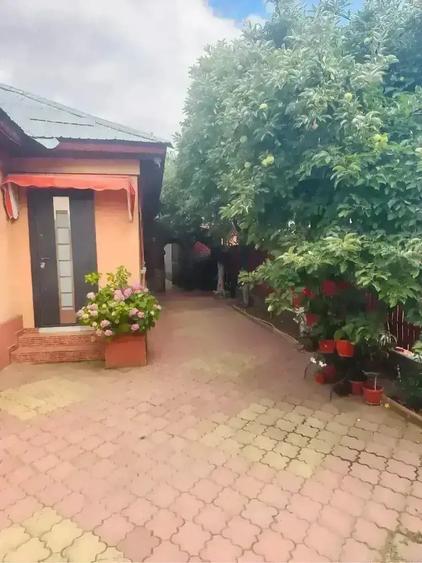 Casă cu 4 camere cu Teren 700 Mp în Central