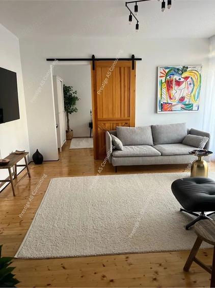 Apartament cu 2 camere semidecomandat în Soarelui