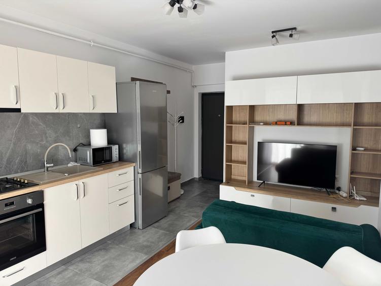 Apartament cu 2 camere semidecomandat în Central