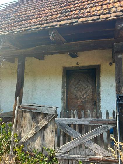 Casă cu 2 camere în Laz