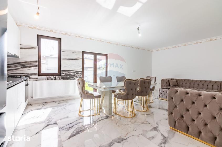 Casă cu 5 camere cu Teren 348 Mp în Central