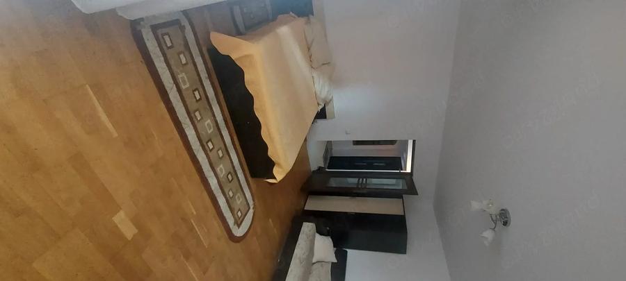 Garsonieră decomandată în Podul de Fier