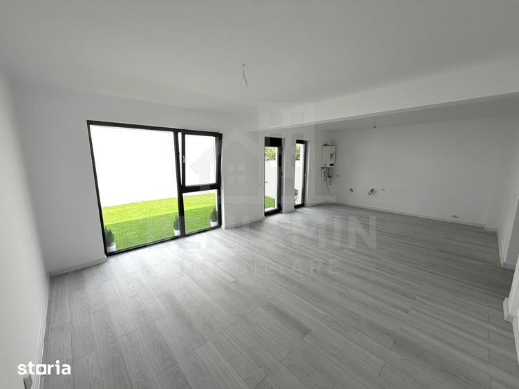Casă cu 5 camere cu Teren 301 Mp în Cârcea