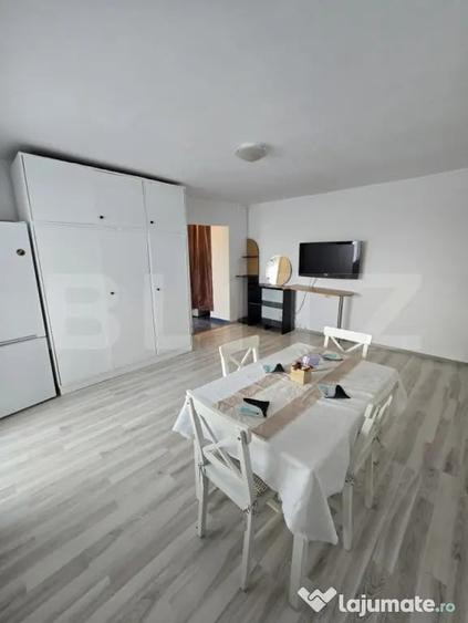 Apartament cu 3 camere semidecomandat în Soarelui