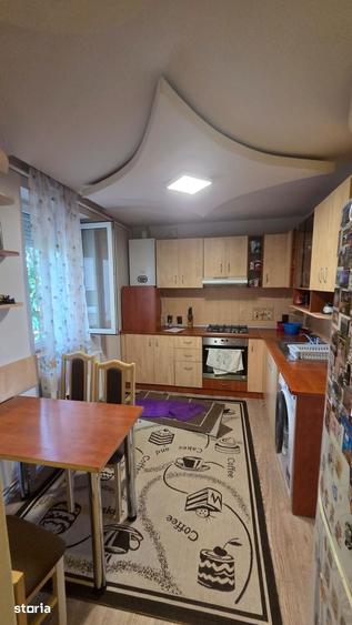Apartament cu 3 camere decomandat în Burdea