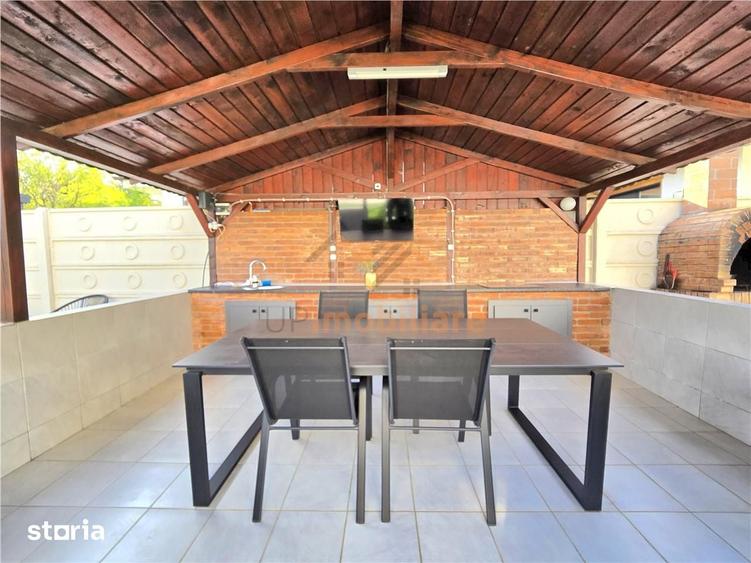 Casă cu 6 camere cu Teren 1178 Mp în Sânmartin