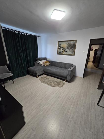 Apartament cu 3 camere în Electroprecizia
