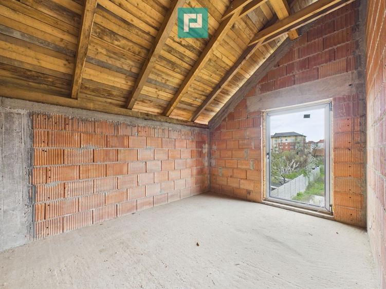 Casă individuală cu 7 camere cu Piscina în Pârneava