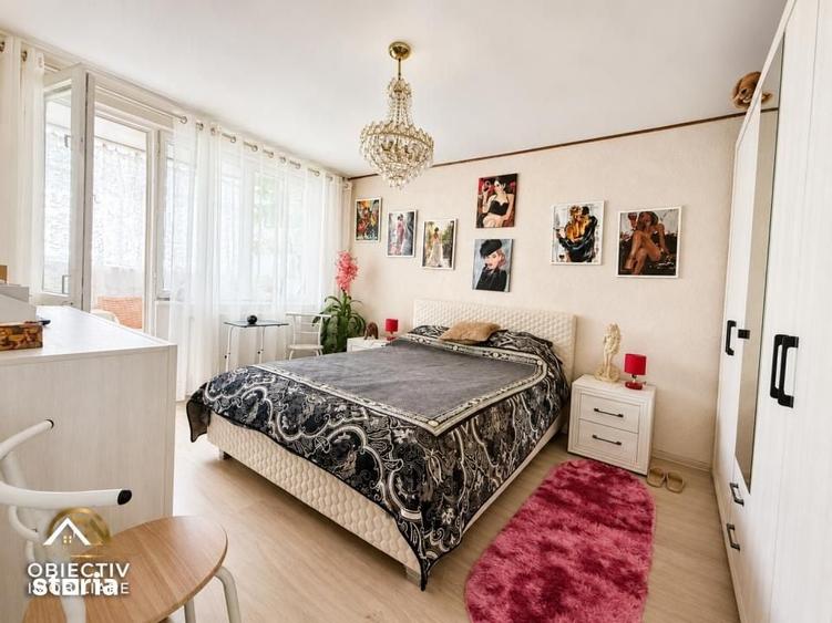 Apartament cu 3 camere semidecomandat în Vest