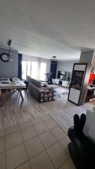 Apartament cu 3 camere semidecomandat în Odăi
