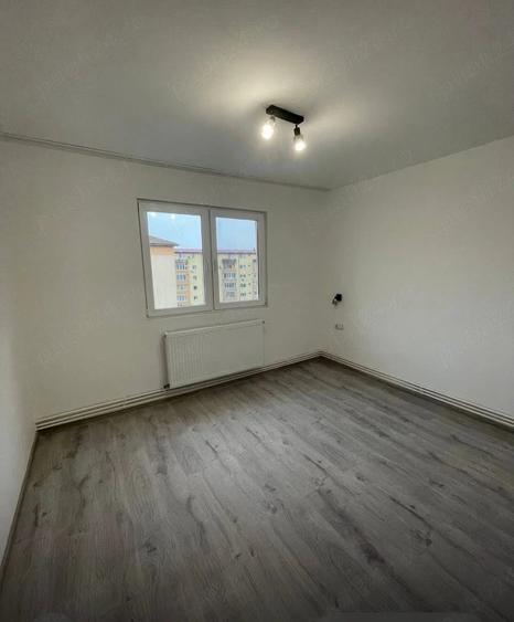 Apartament cu 2 camere semidecomandat în Dâmbovița