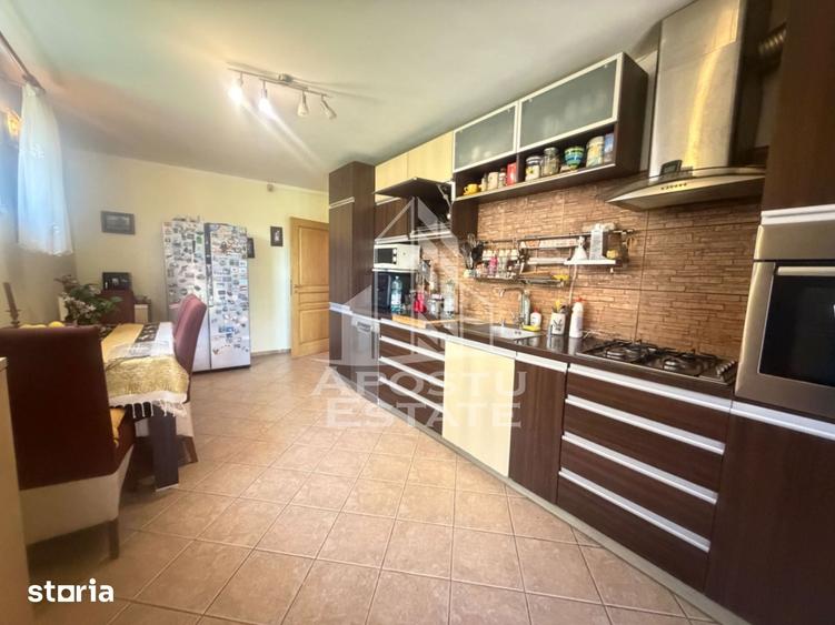 Casă cu 5 camere cu Teren 426 Mp în Sânandrei