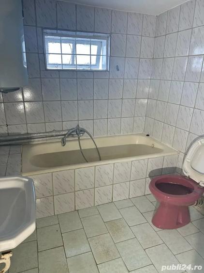 Casă cu 3 camere cu Teren 663 Mp în Golești