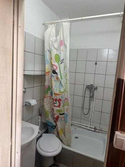 Garsonieră decomandată în Central