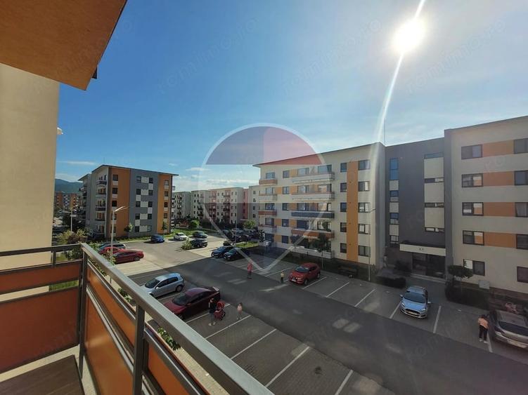 Apartament cu 2 camere decomandat în Tractorul