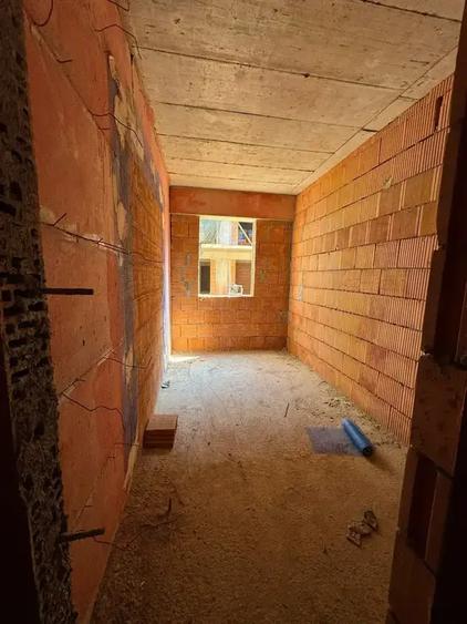 Apartament cu 2 camere decomandat în Titan