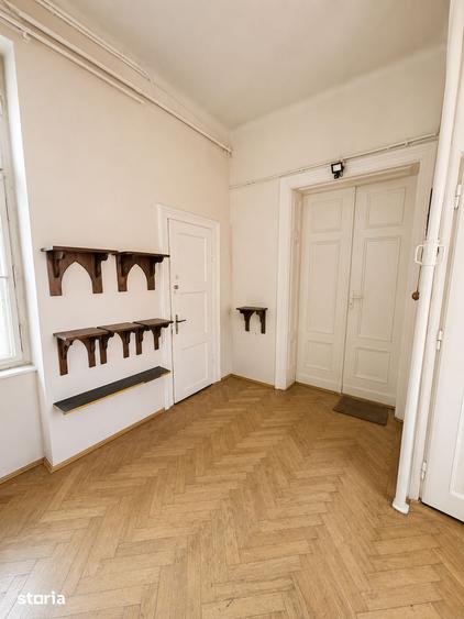 Apartament cu 4 camere în Centrul Istoric