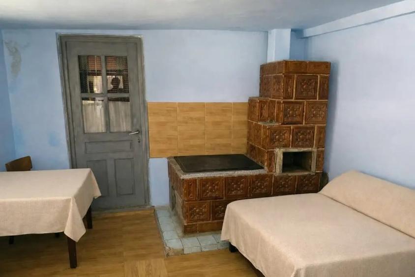 Casă cu 5 camere în Gutinaș