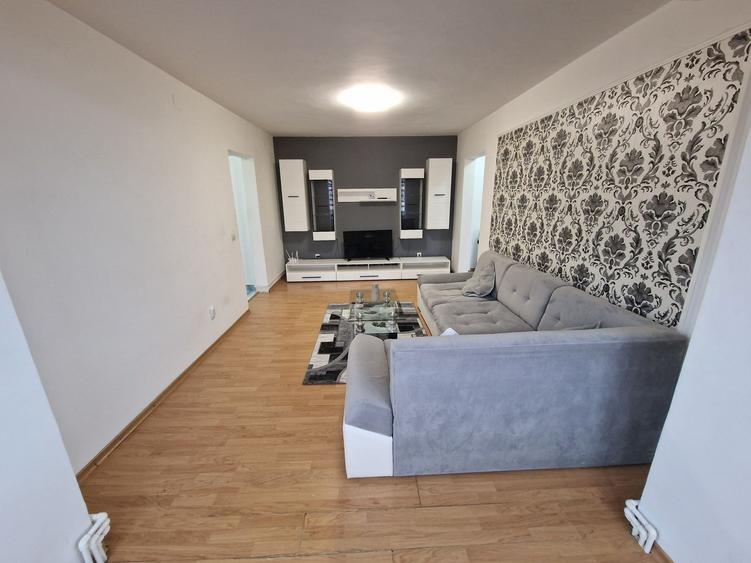 Apartament cu 2 camere semidecomandat în Calea Galați
