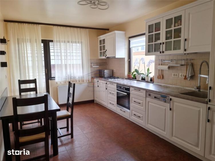 Casă cu 5 camere cu Teren 407 Mp în Șcheia