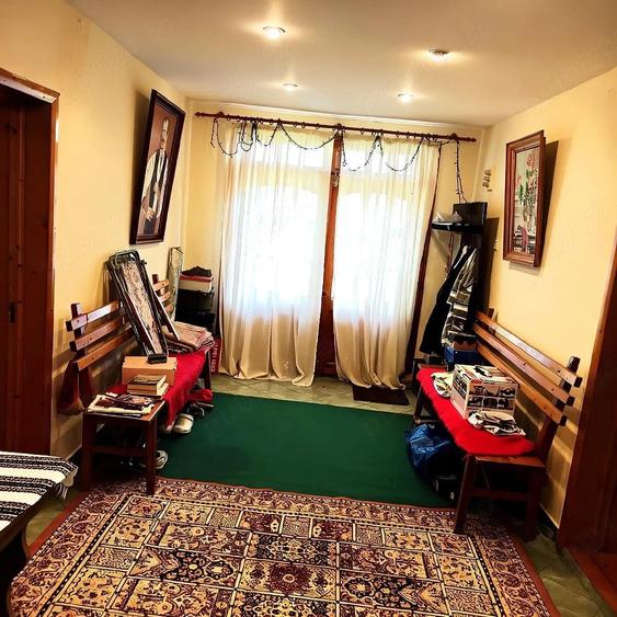 Casă cu 4 camere cu Teren 3400 Mp în Bălăbănești
