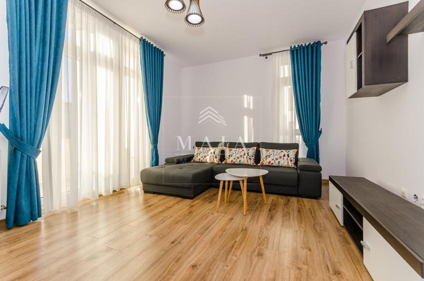 Apartament cu 3 camere semidecomandat în Central