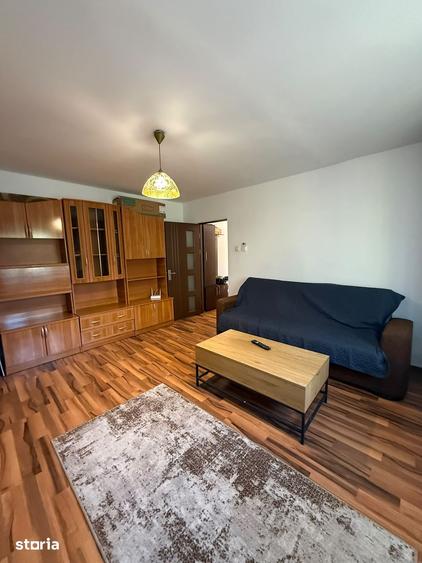 Apartament cu 3 camere semidecomandat în Brazda lui Novac
