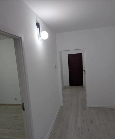 Apartament cu 3 camere decomandat în Mircea cel Bătrân