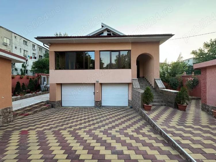Casă cu Teren 740 Mp în Central