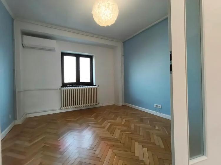 Apartament cu 5 camere decomandat în Unirii