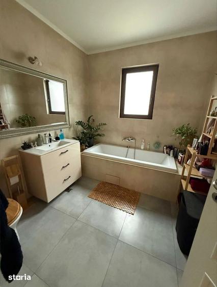 Apartament cu 3 camere, mobilat în Sud