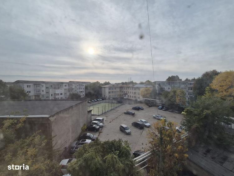 Apartament cu 3 camere decomandat în Alecu Russo