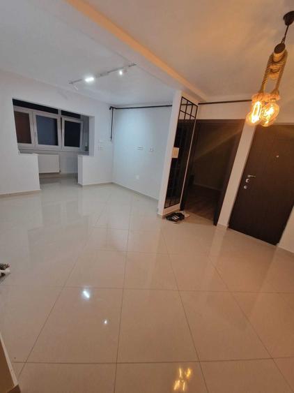 Apartament cu 3 camere decomandat în Canta