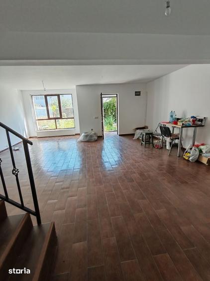 Casă cu 4 camere cu Teren 130 Mp în Central