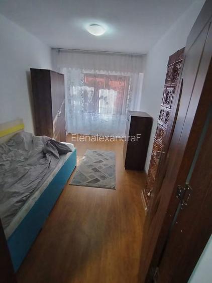 Apartament 3 camere, et. 2, str. Babadag