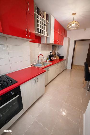 Apartament cu 3 camere, mobilat în Central