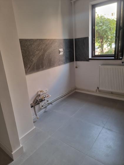 Apartament cu 2 camere decomandat în Micro 5