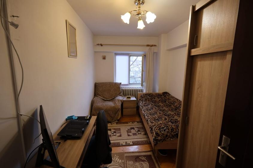 Apartament cu 4 camere decomandat în Păcurari