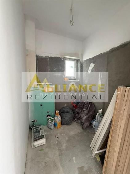 Casă individuală cu 4 camere decomandat cu Canalizare în Berceni