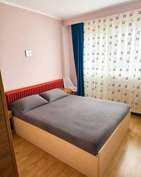 Apartament cu 4 camere decomandat în Dacia