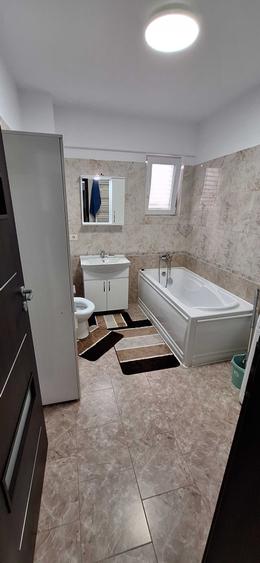 Apartament cu 2 camere semidecomandat în Dobroești