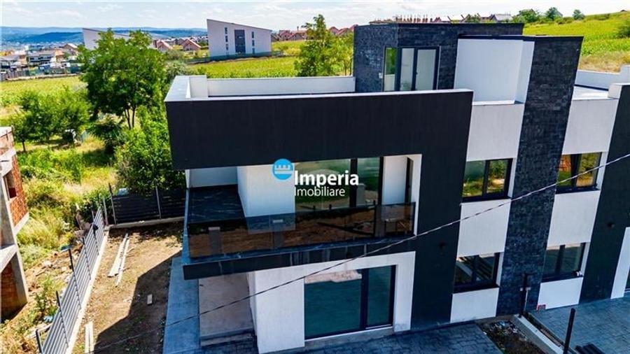 Duplex cu 4 camere cu Teren 300 Mp în Rediu