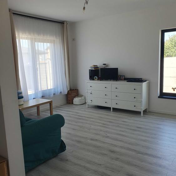 Casă cu 3 camere în Berceni